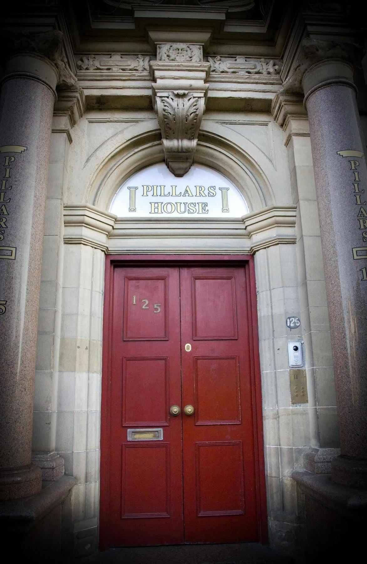 Pillars House Hotel EDI Exterior photo